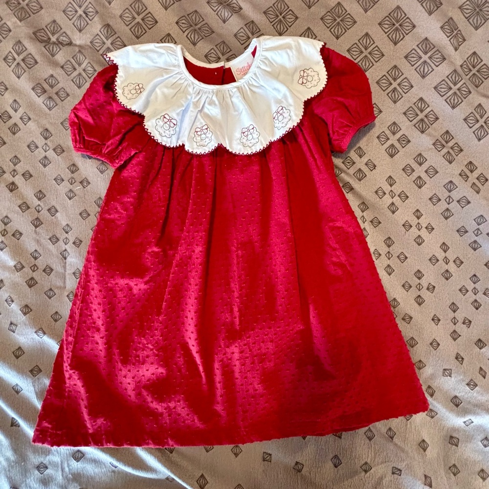 NWOT Stitchy Fish Christmas Smocked Dresss 4T